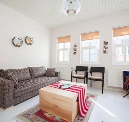 Private House With 4 Separate Apartments-for Families & Friend Groups ヴィラ