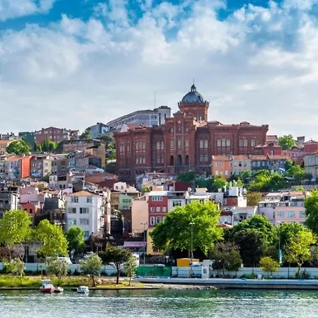 Private House With 4 Separate Apartments-for Families & Friend Groups Villa Istambul