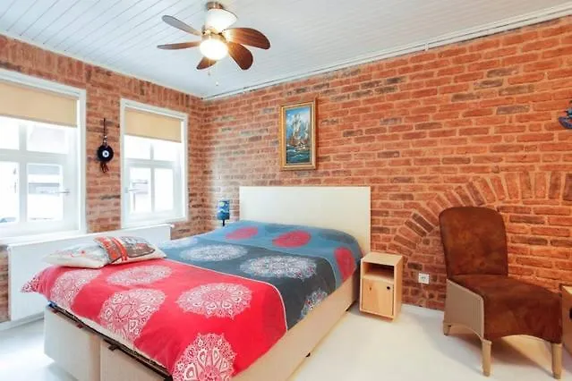 Private House With 4 Separate Vila