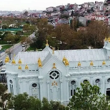 Private House With 4 Separate Villa