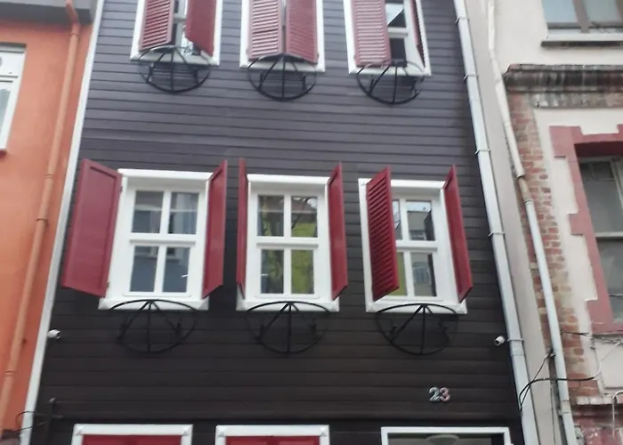 Private House With 4 Separate Apartments-for Families & Friend Groups