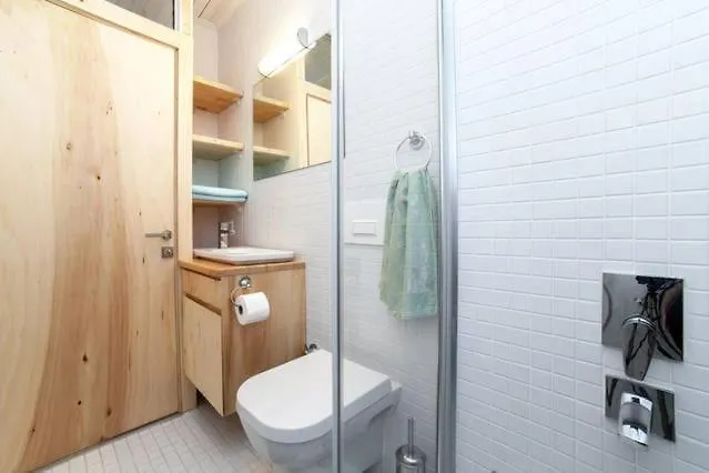 Private House With 4 Separate Apartments-for Families & Friend Groups *