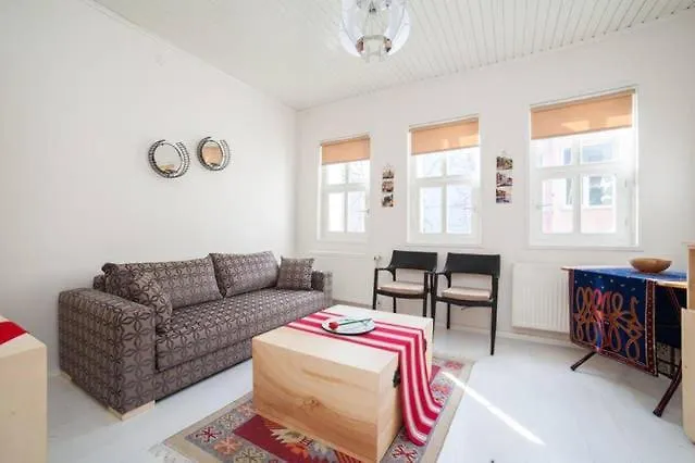 Private House With 4 Separate Apartments-for Families & Friend Groups Villa