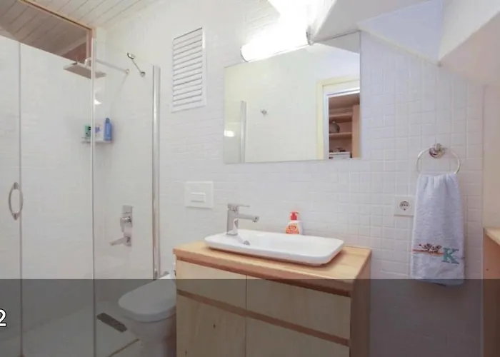 Private House With 4 Separate Apartments-for Families & Friend Groups