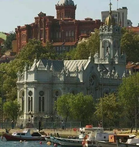 Private House With 4 Separate Apartments-for Families & Friend Groups *