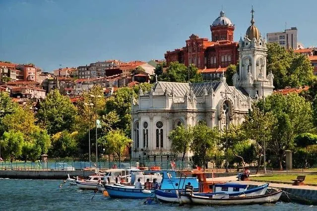 Private House With 4 Separate Apartments-for Families & Friend Groups *