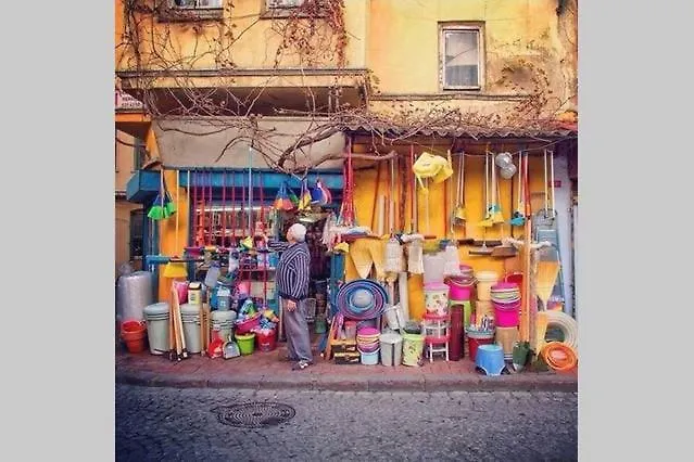 Private House With 4 Separate Apartments-for Families & Friend Groups Villa