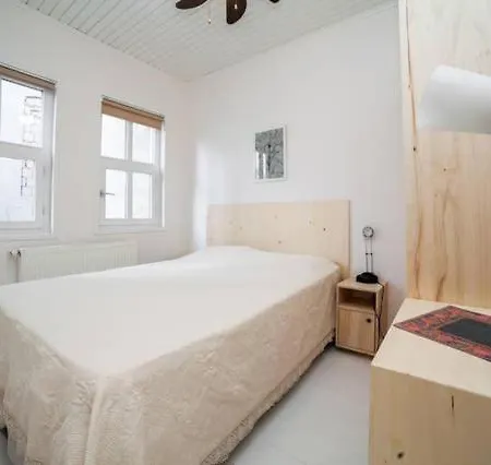 别墅 Private House With 4 Separate Apartments-for Families & Friend Groups