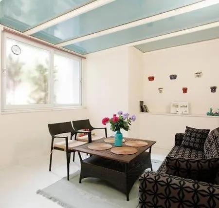 Private House With 4 Separate Apartments-for Families & Friend Groups 别墅