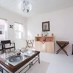 Private House With 4 Separate Apartments-for Families & Friend Groups